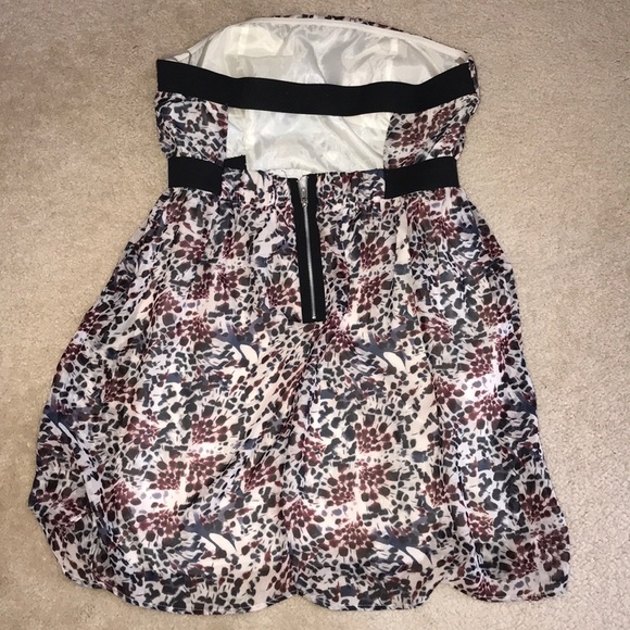 Strapless dress - Picture 3 of 6